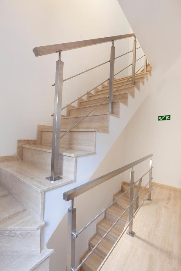 Fl56 - New 3Storey House - Private Entrance & Roof Флоріана Екстер'єр фото